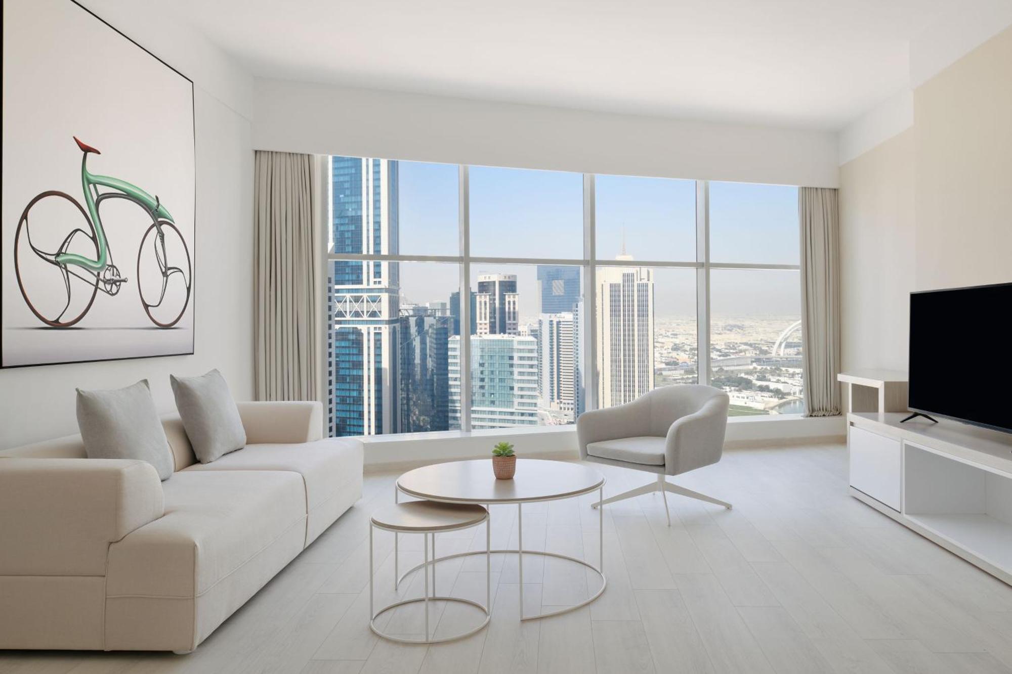Element By Westin West Bay Doha Hotel Exterior photo Living room